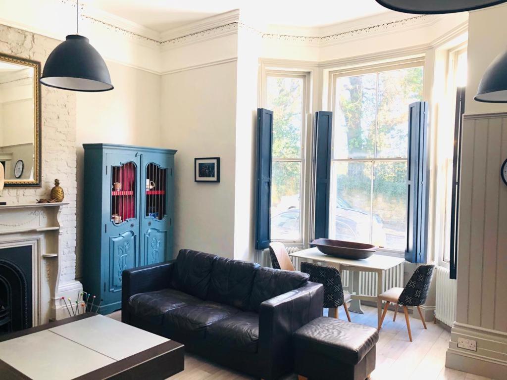 Seaside Escape - Gorgeous 2 Bed Apartment In St-Leonards-On-Sea Hastings Extérieur photo