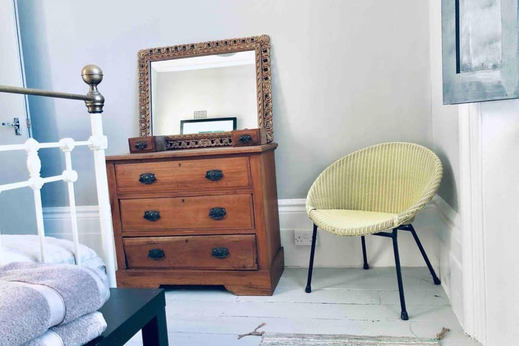 Seaside Escape - Gorgeous 2 Bed Apartment In St-Leonards-On-Sea Hastings Extérieur photo