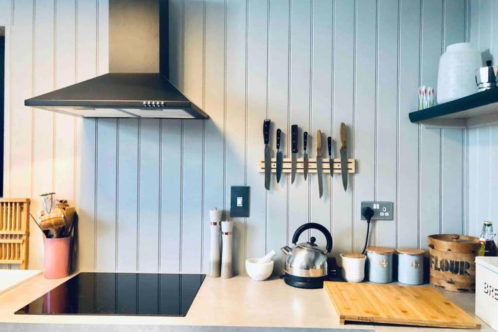 Seaside Escape - Gorgeous 2 Bed Apartment In St-Leonards-On-Sea Hastings Extérieur photo